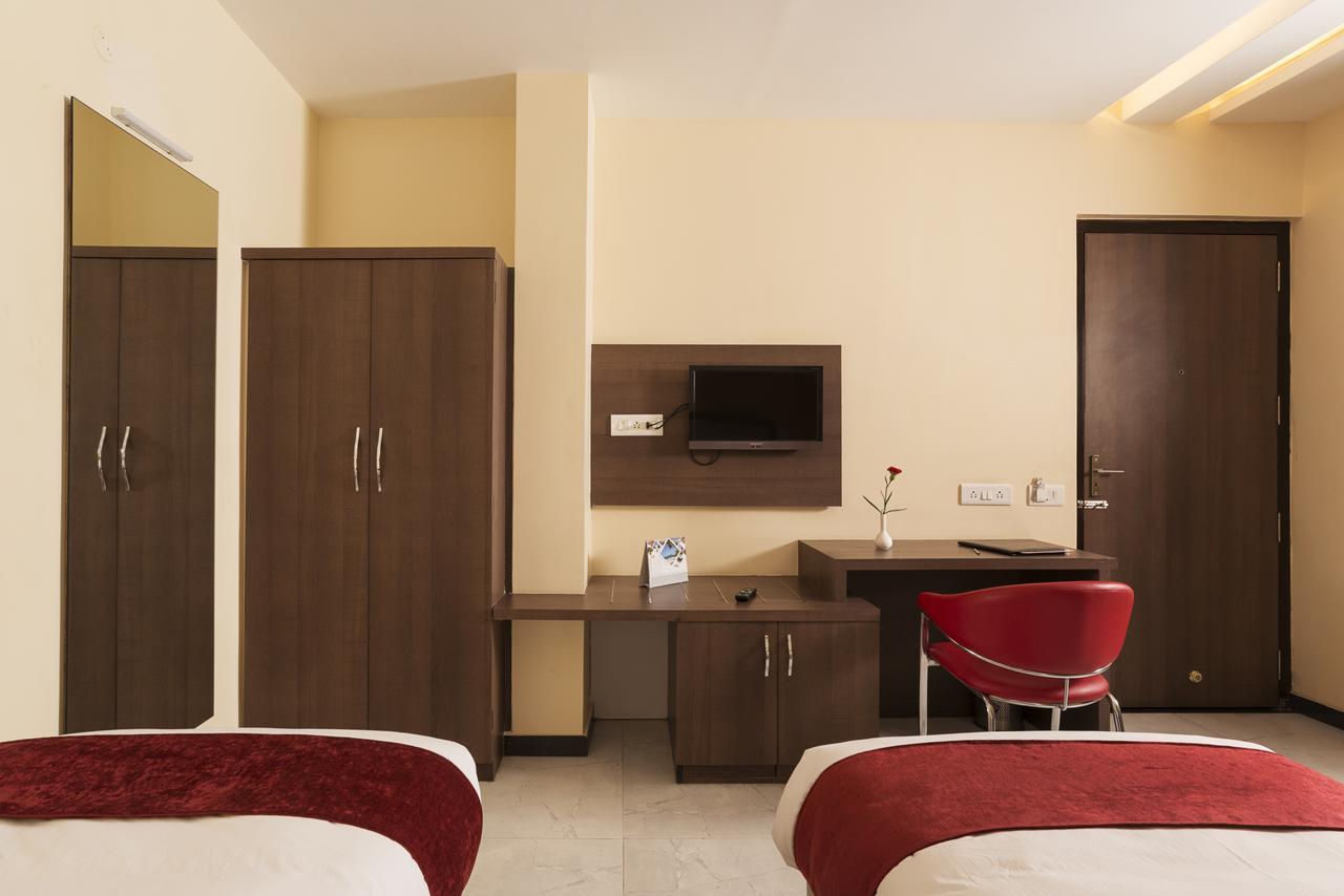 Sunshine Hotel Raigarh Экстерьер фото