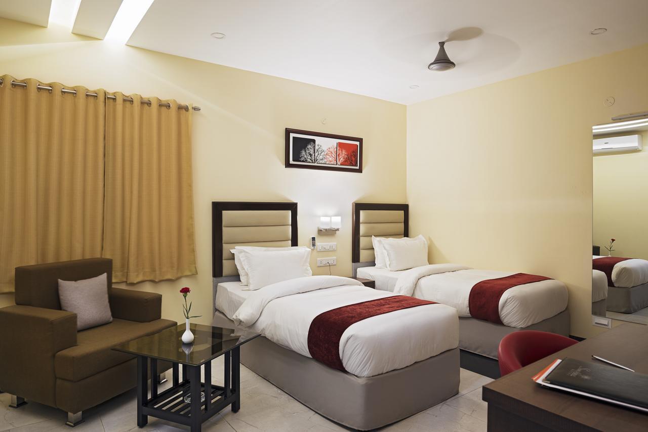 Sunshine Hotel Raigarh Экстерьер фото
