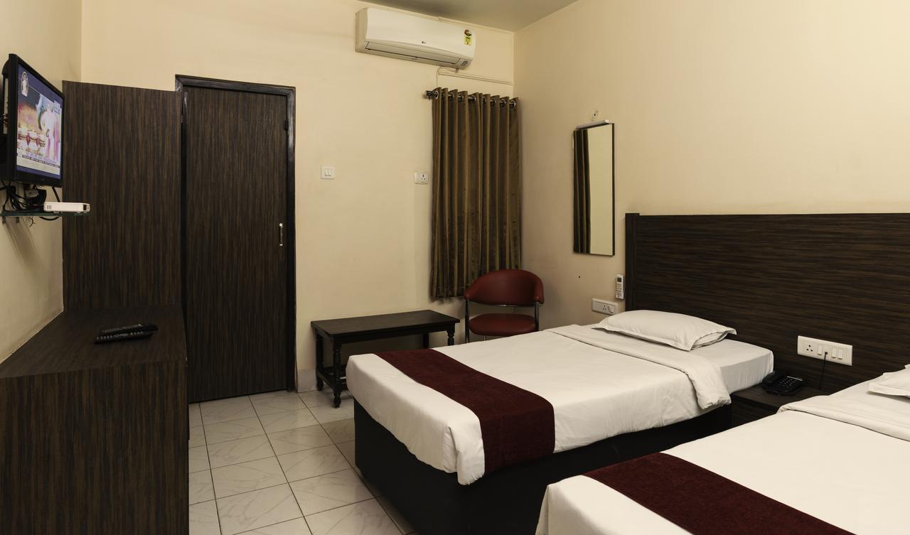 Sunshine Hotel Raigarh Экстерьер фото